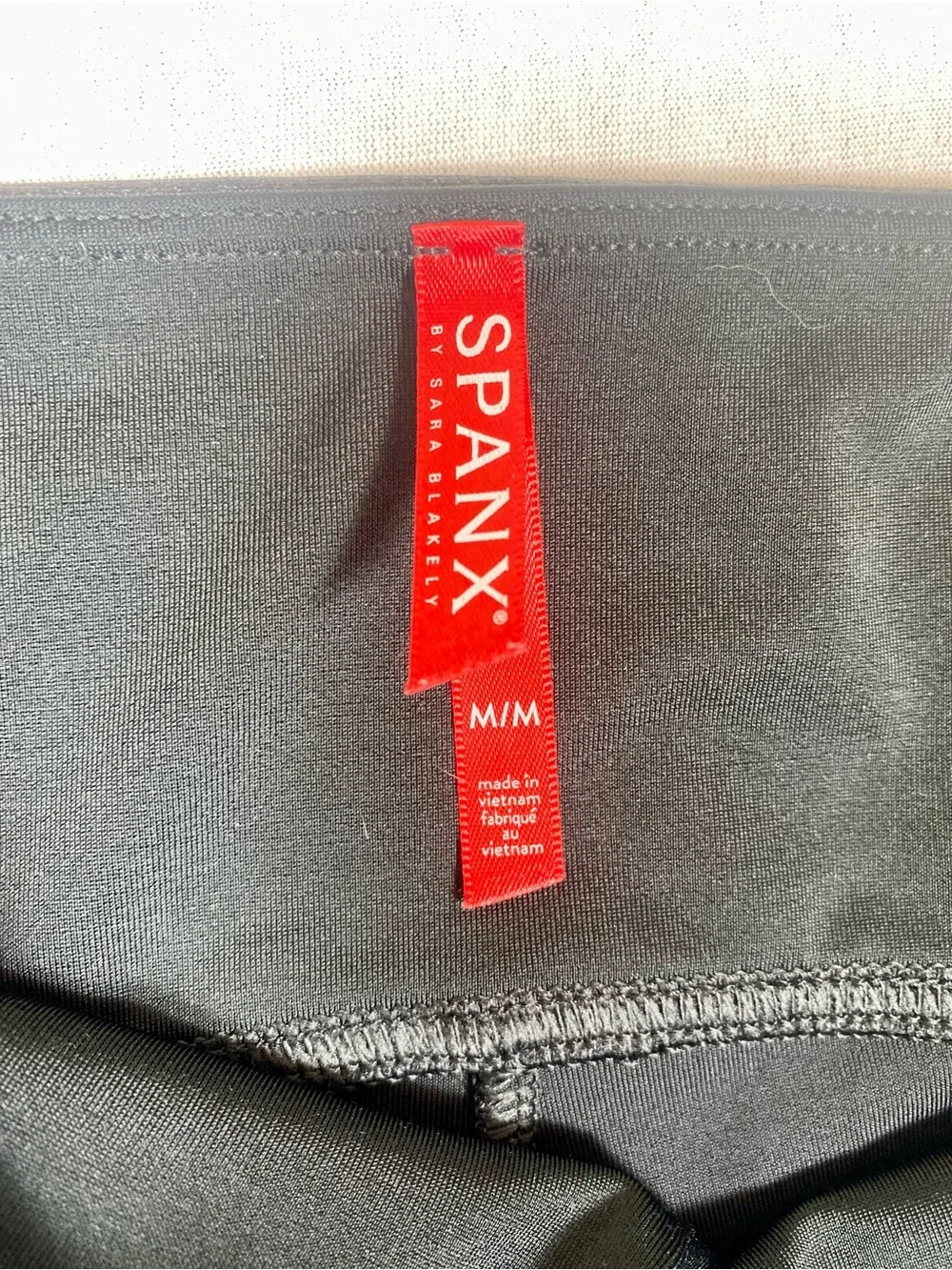 SPANX Style 2437 Faux Leather Leggings Black Medium